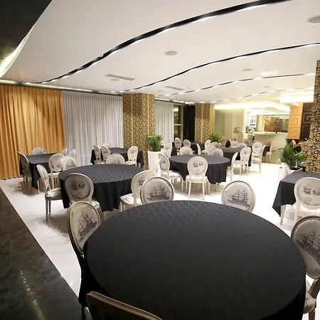 Palace 4*