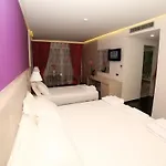 Palace 4*