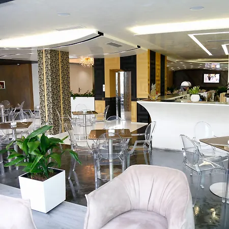 Palace 4* Vlorë