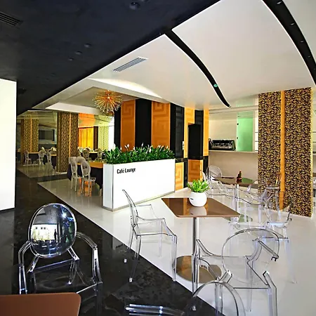 Palace 4* Wlora