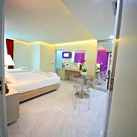 Palace 4* Wlora