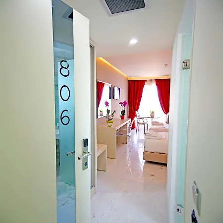 Palace 4* Wlora