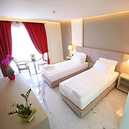 Palace 4* Wlora