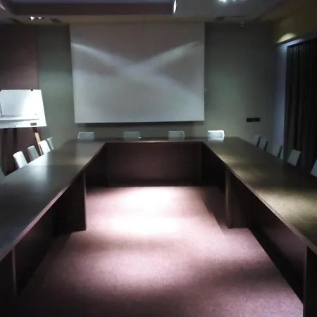 Palace 4*